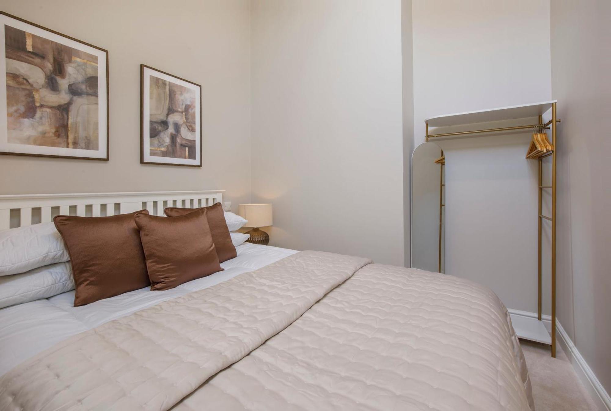 Crescent Court Modern And Luxurious Apartments York Exterior photo