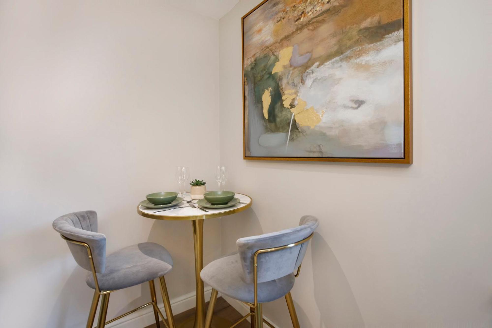 Crescent Court Modern And Luxurious Apartments York Exterior photo
